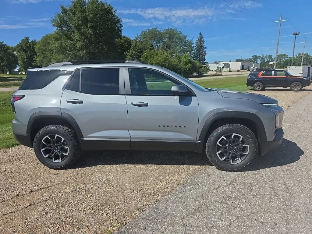 2027 Chevrolet Equinox ACTIV - Photo 3