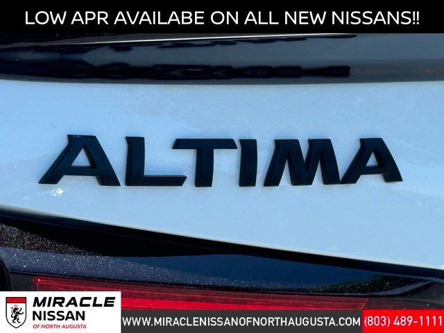 New 2026 White Nissan 2.5 SR image 1