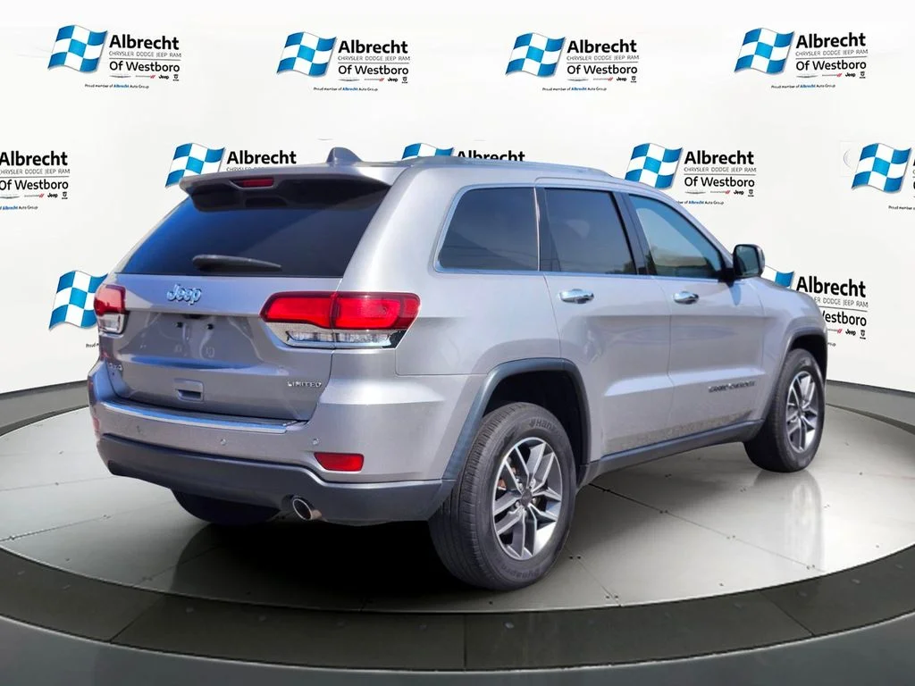 Used 2020 Silver Jeep Limited image 5