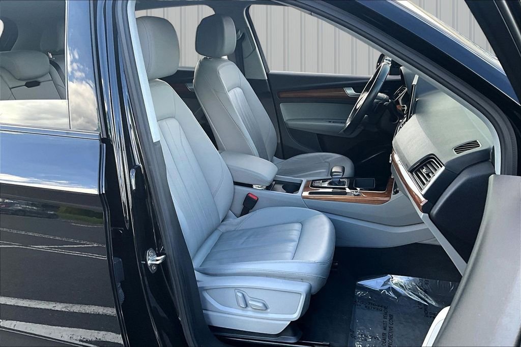 Used 2023  Audi 40 Premium image 29