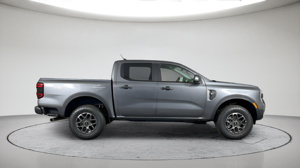 New 2026 Carbonized Gray Metallic Ford XLT image 4