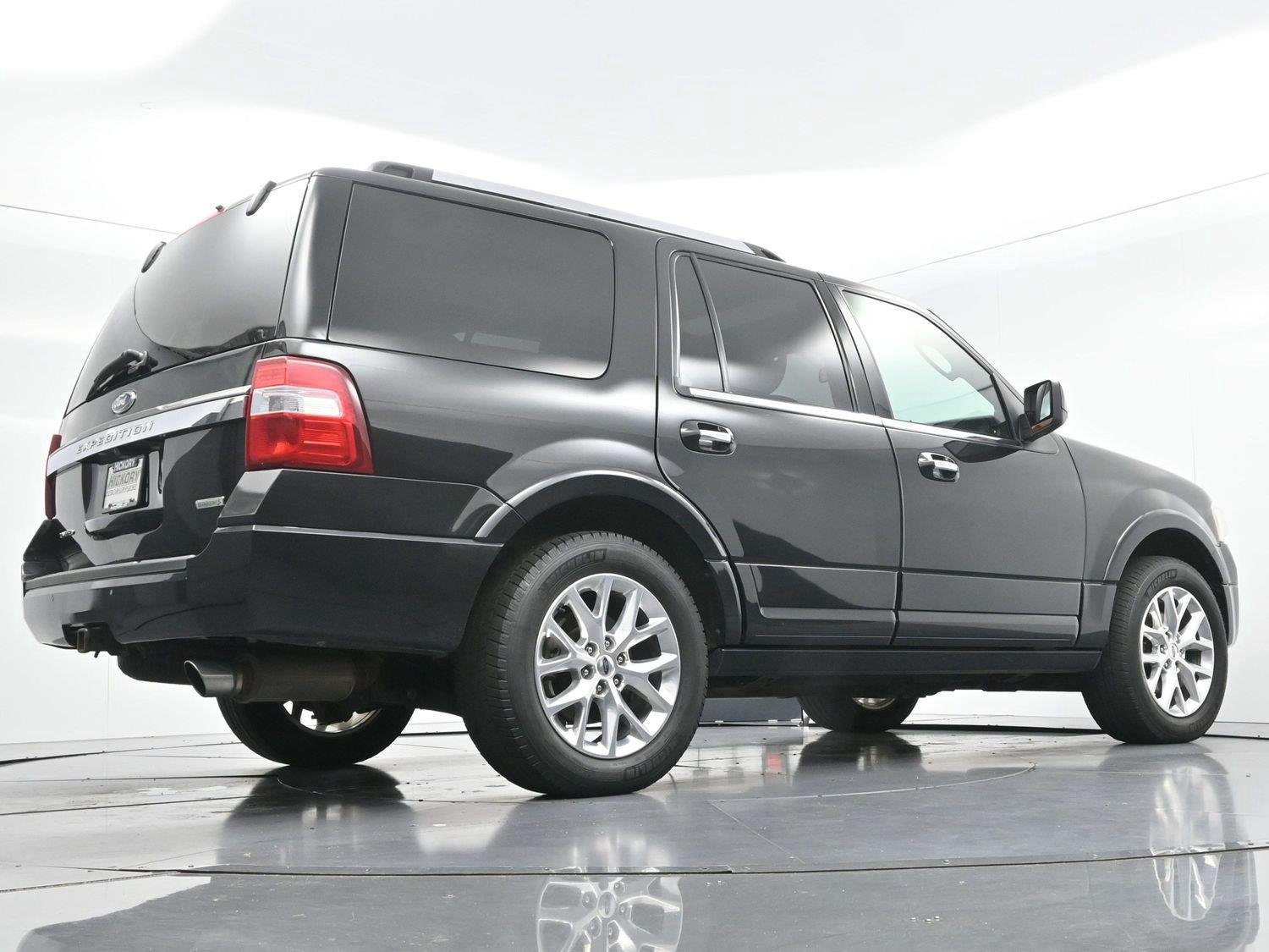 Used 2015 Tuxedo Black Metallic Ford Limited image 59
