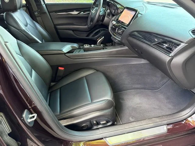 Used 2020 GARNET METALLIC Cadillac Luxury image 13
