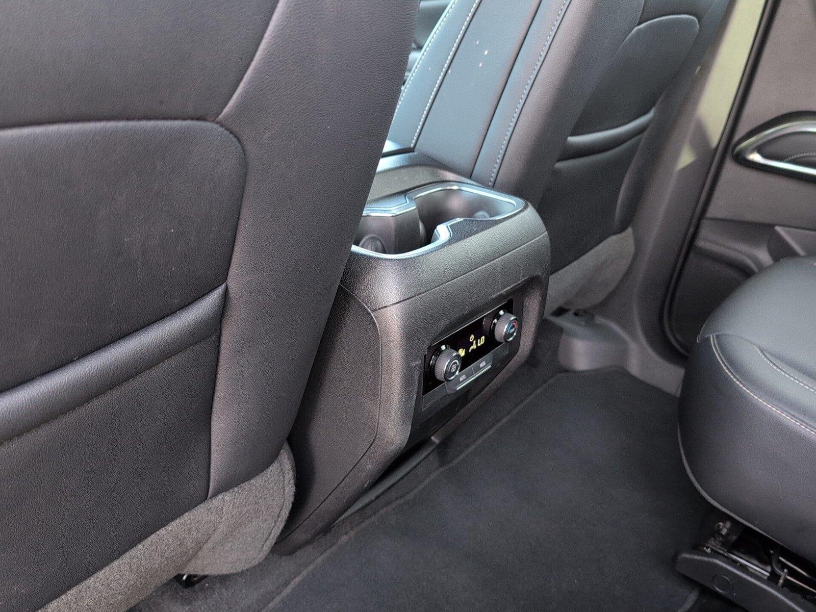 Used 2025 Summit White Chevrolet LT image 31