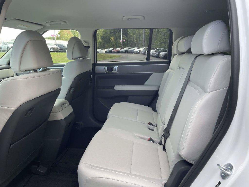 New 2027 White Hyundai SE FWD image 11