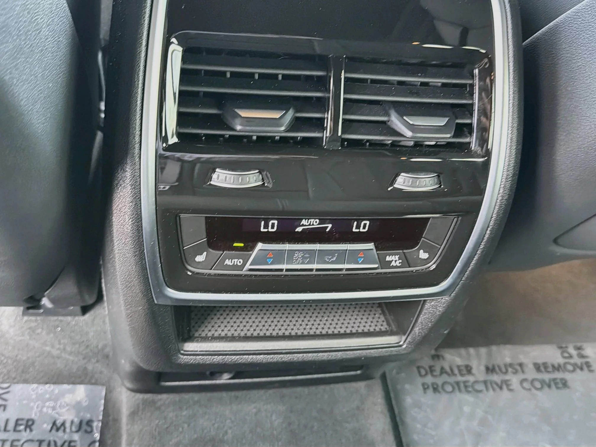 Used 2025 Black Sapphire Metallic BMW M60i image 21