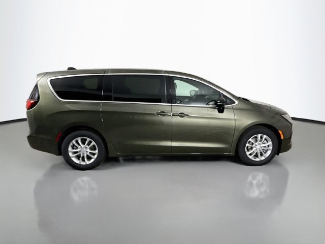 New 2027 Olive Green Pearl-Coat Paint Chrysler Select image 8