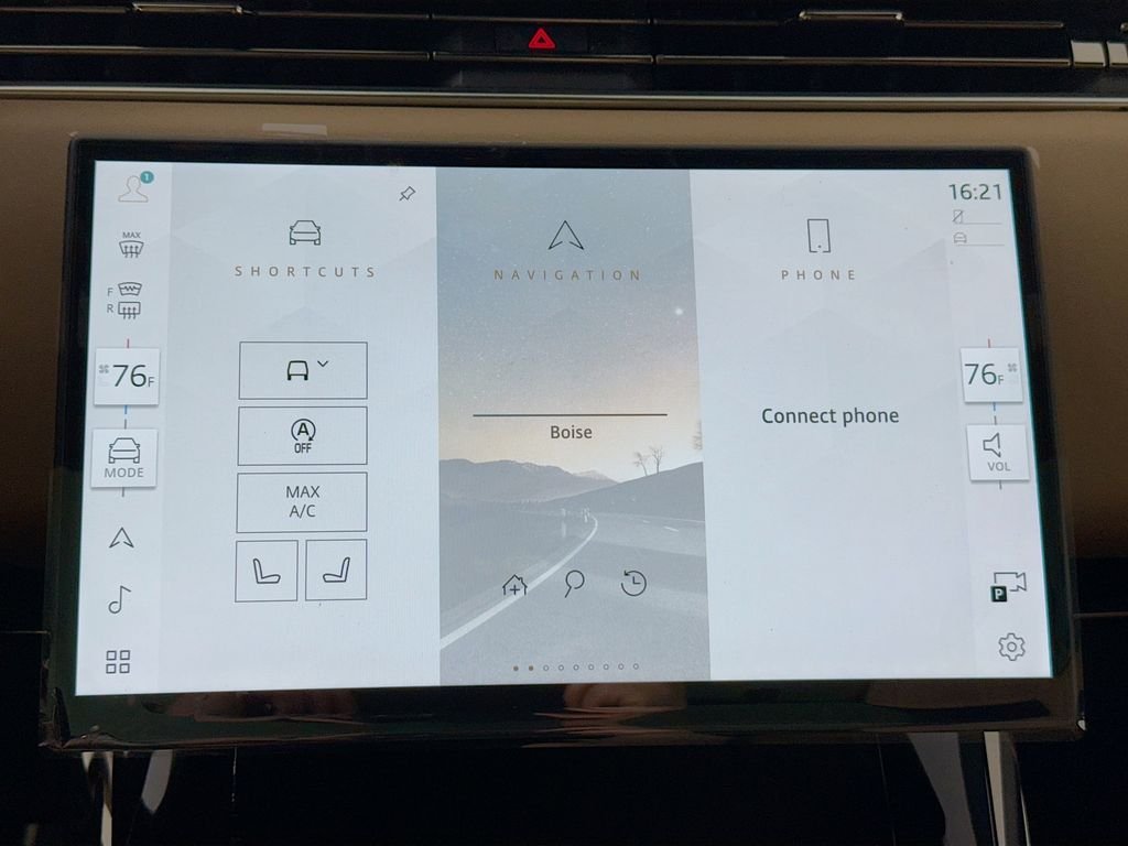 New 2026 Santorini Black Land Rover Dynamic SE image 16