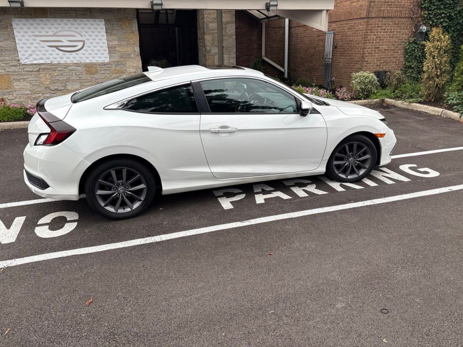 Certified Used 2019 Platinum White Pearl Honda EX image 9