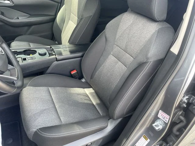 2025 Nissan Rogue SV - Photo 17