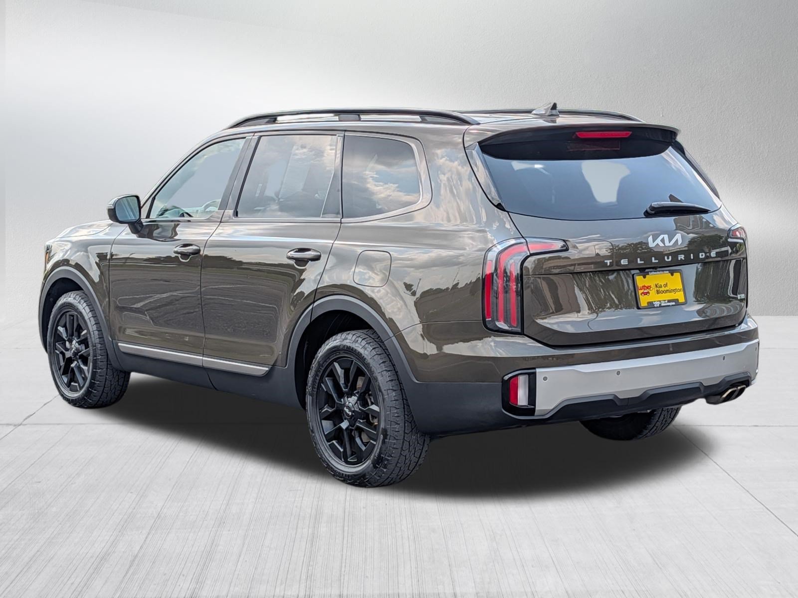 Certified Used 2023 Dark Moss Kia SX X-Pro image 5