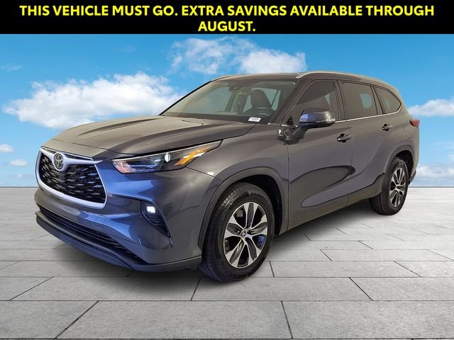 Used 2023 Gray Toyota XLE image 4