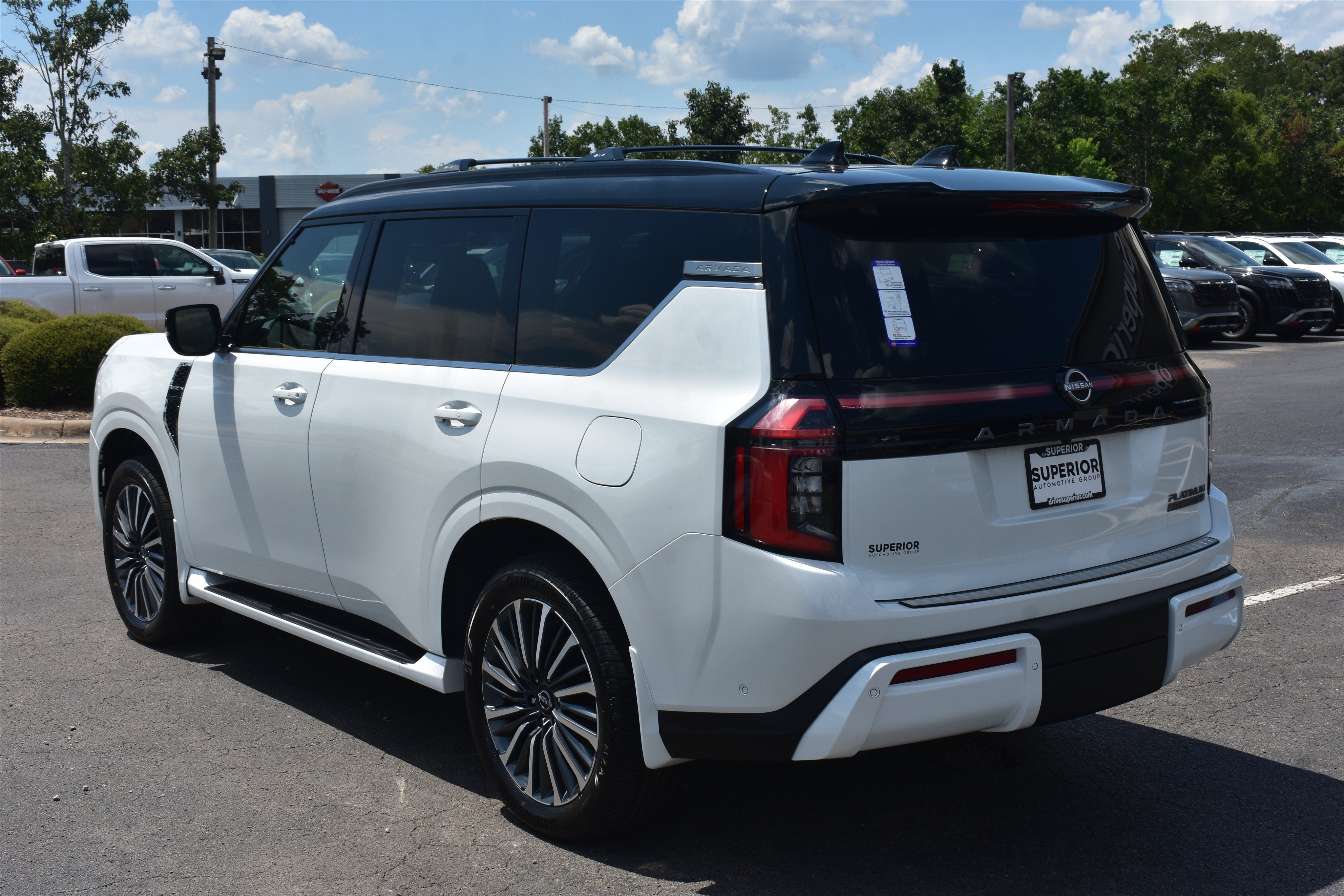 New 2026 Everest White TriCoat / Super Black Two-tone Nissan Platinum Reserve image 8