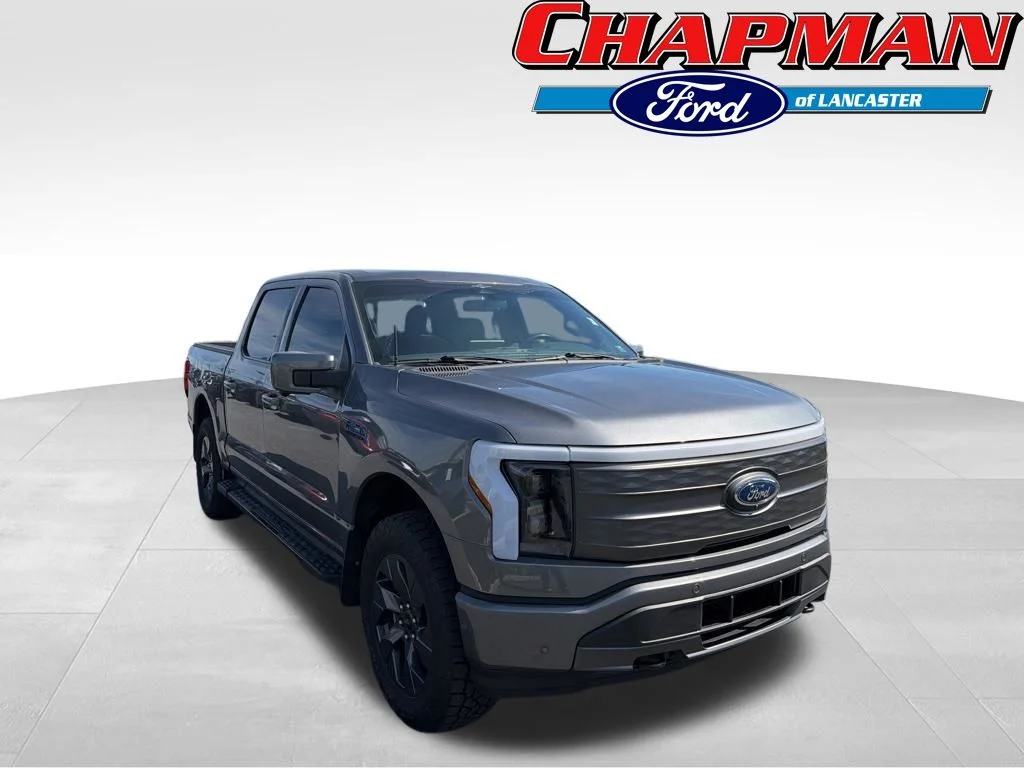 Used 2023 Gray Metallic Ford Lariat image 3
