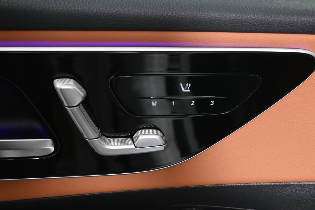 New 2027 Polar White Mercedes-Benz GLC 300 image 24