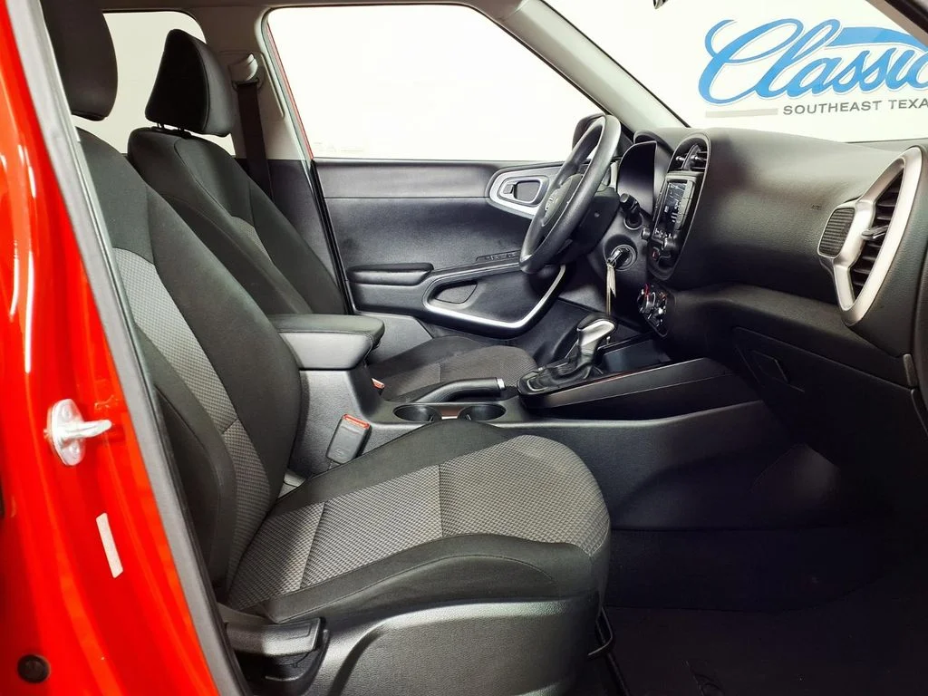 Certified Used 2024 Red Kia LX image 13