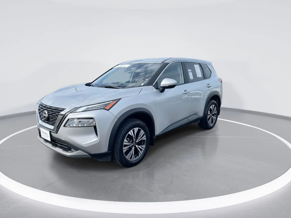 Used 2023 Silver Nissan SV image 4