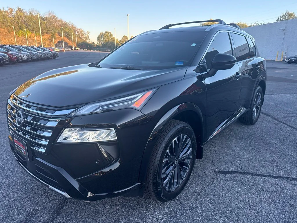 Used 2026  Nissan Platinum image 7