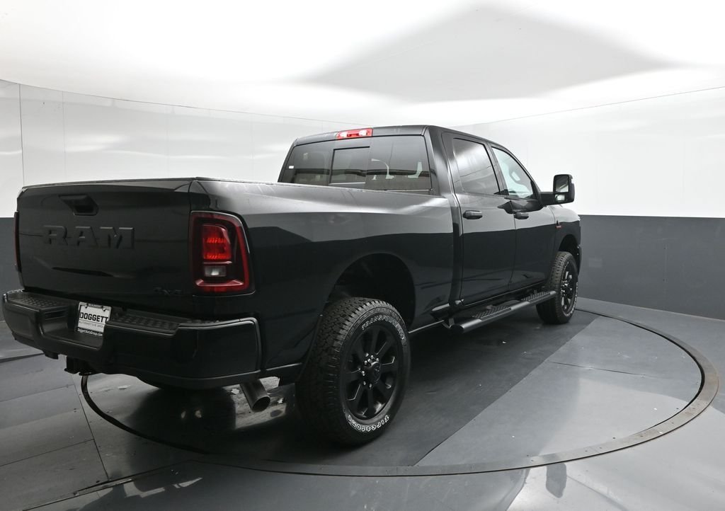 New 2026 Diamond Black Crystal Pearl-Coat Exterior Paint RAM Tradesman image 8