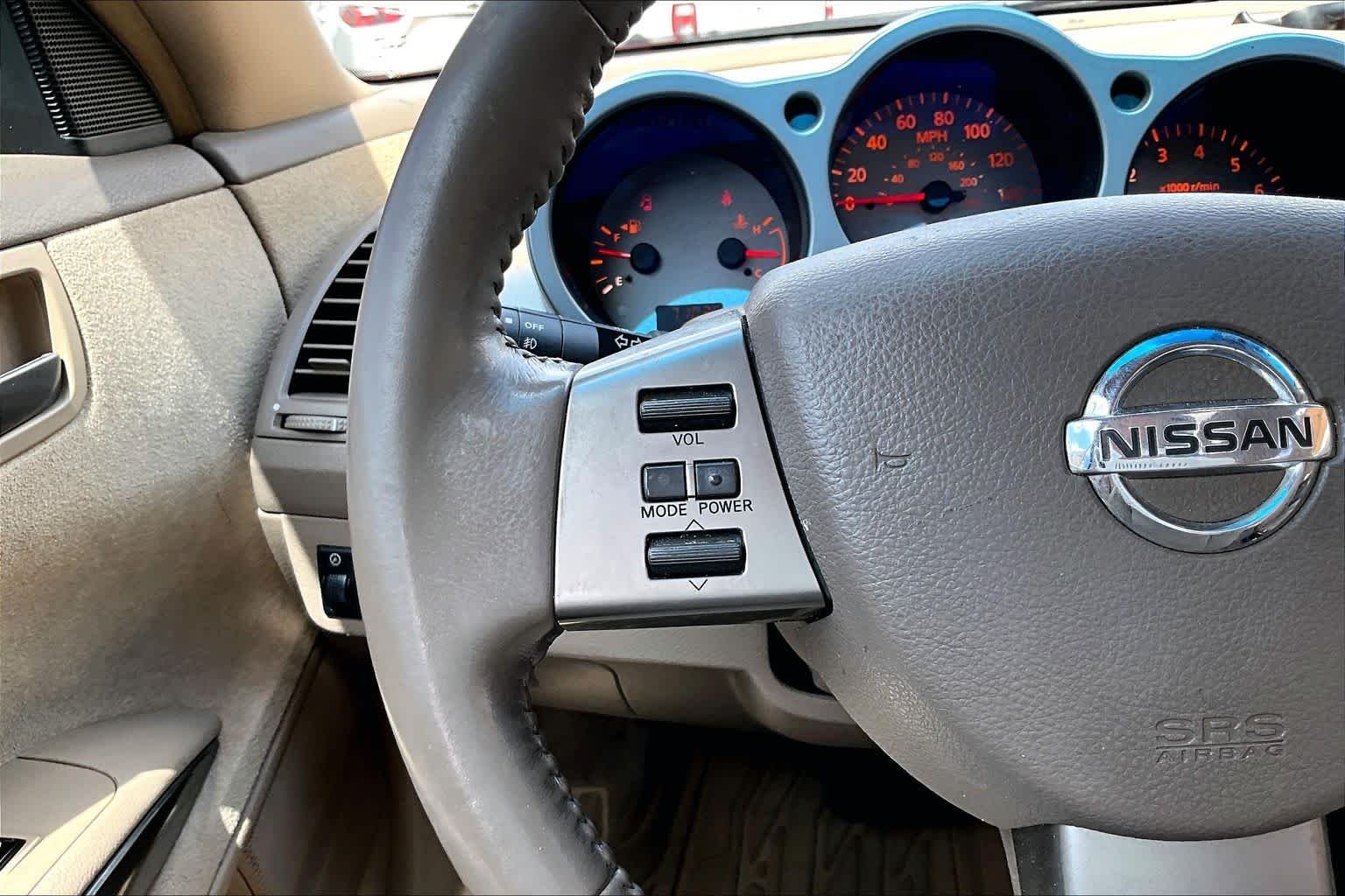 Used 2004 Red Opulence Metallic Nissan SE image 23