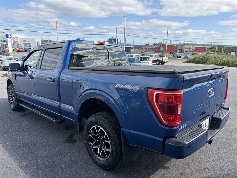Used 2022 Blue Ford XLT image 4