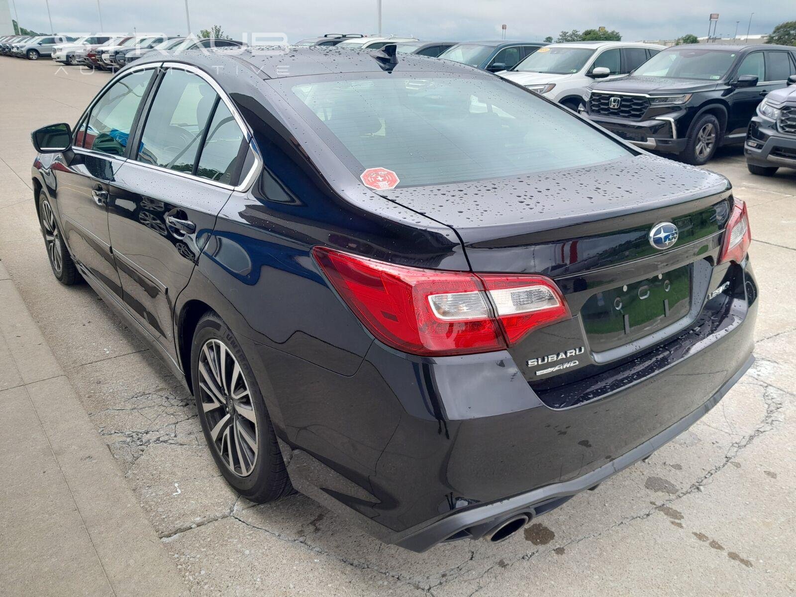Used 2018 Crystal Black Silica Subaru Premium image 7