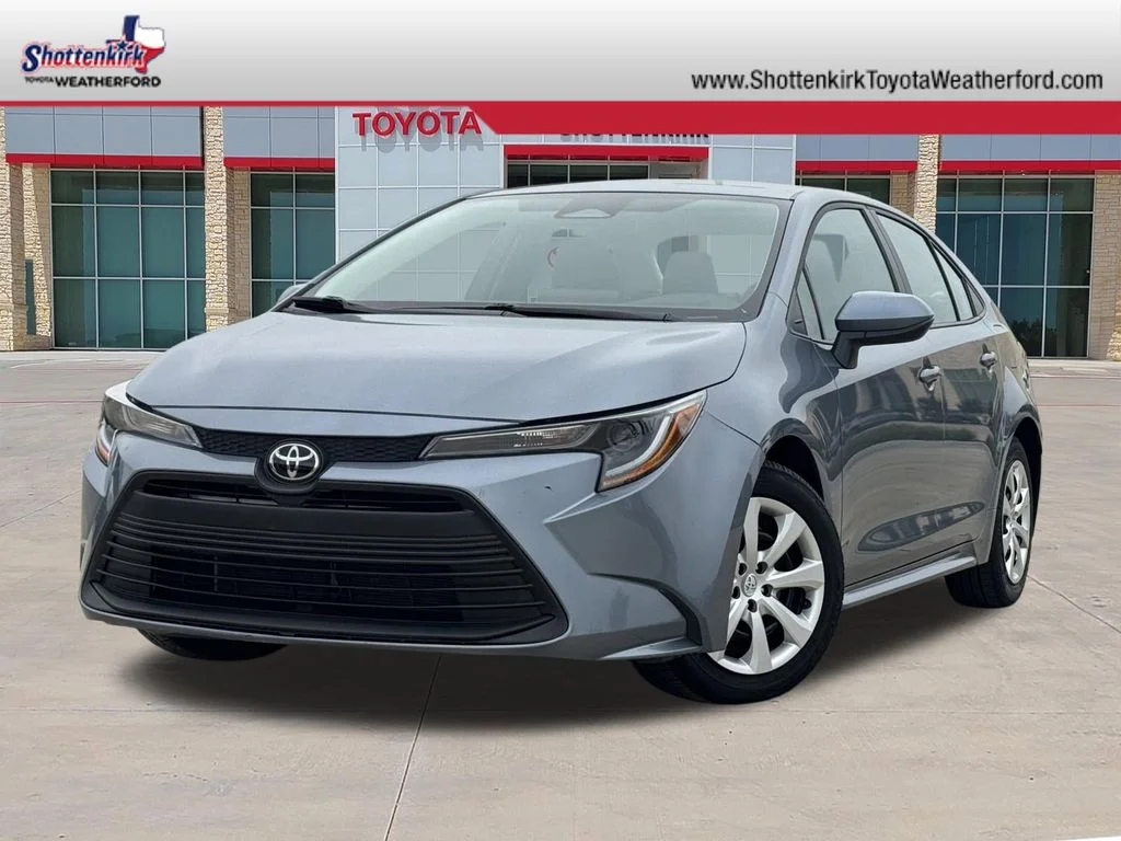 2025 Toyota Corolla LE CVT's photo