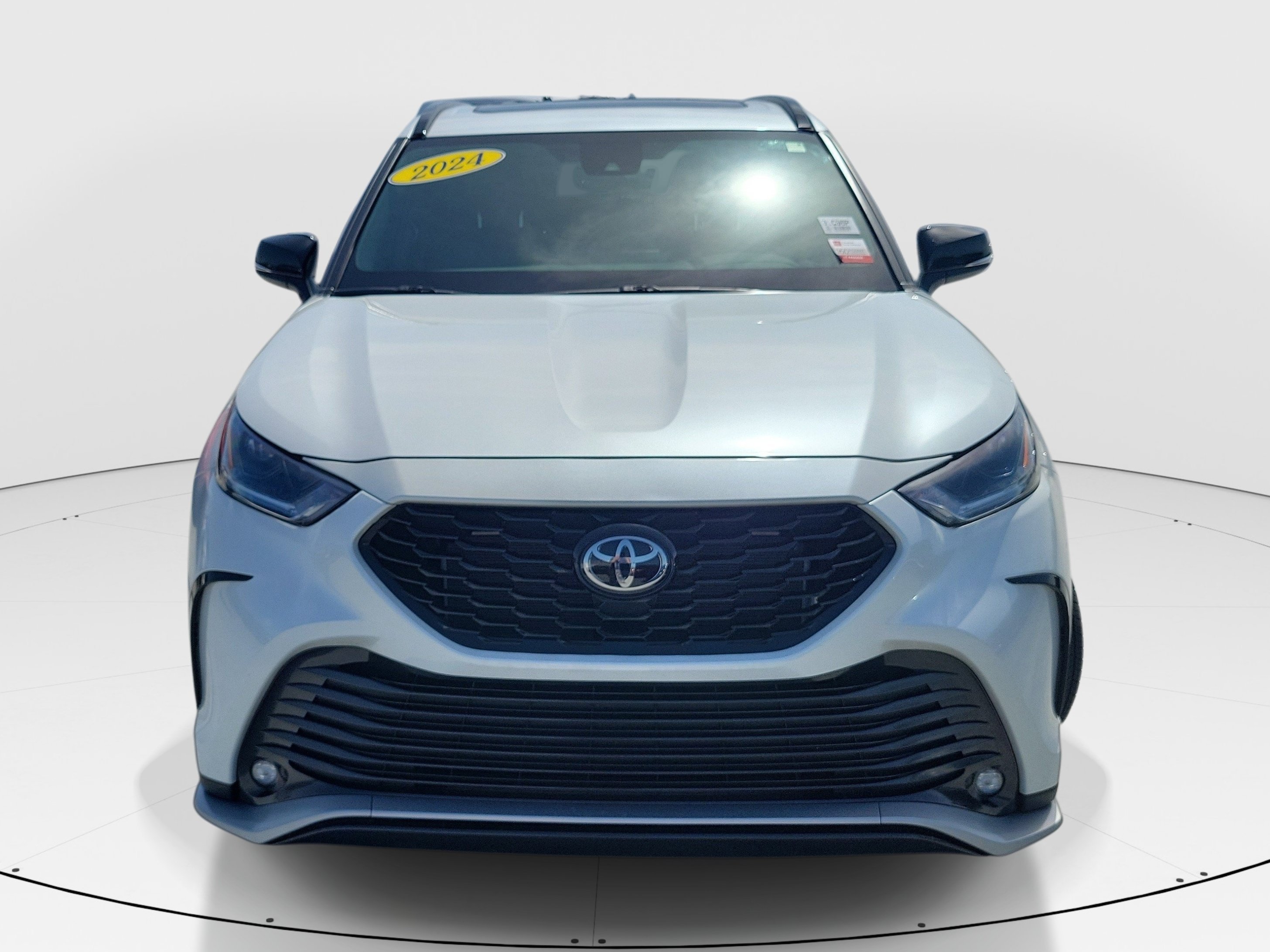 Certified Used 2024 Pearl Toyota LE image 2