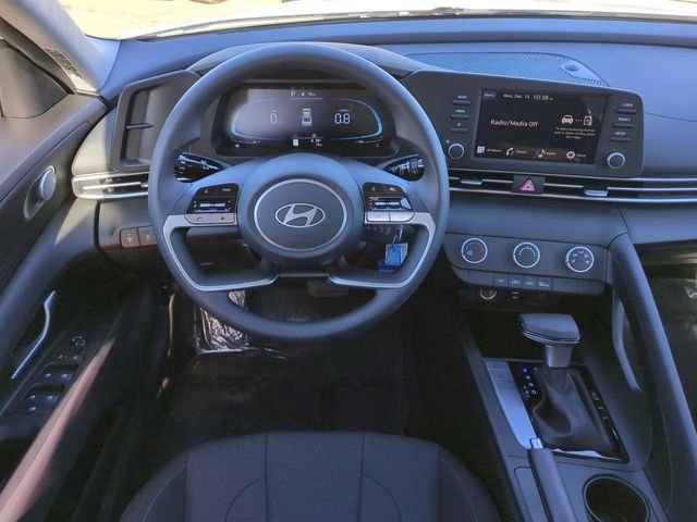 New 2026 White Hyundai SE image 40