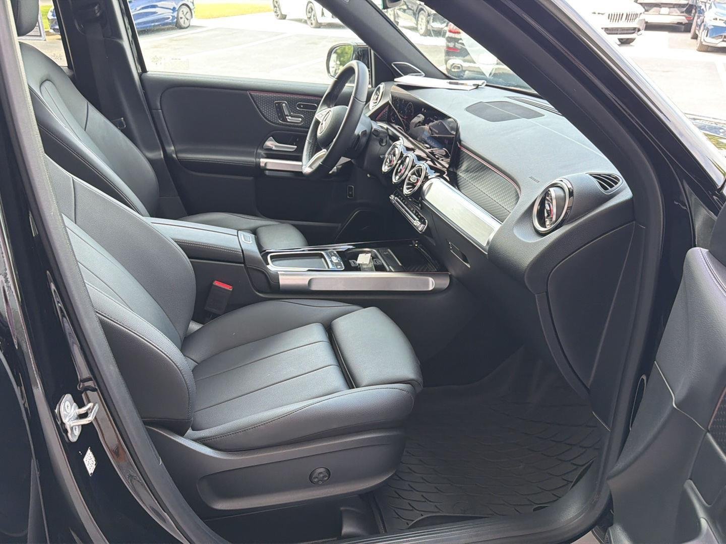 Used 2024 Night Black Mercedes-Benz GLB 250 image 13