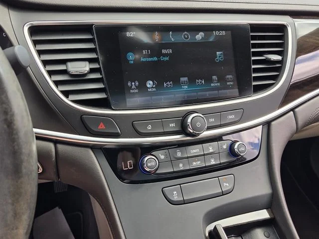 Used 2017 Red Buick Essence image 20