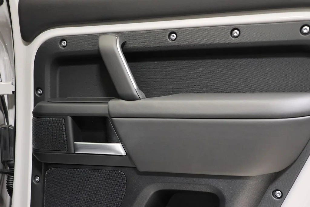 2026 Land Rover Defender X-Dynamic SE - Photo 43