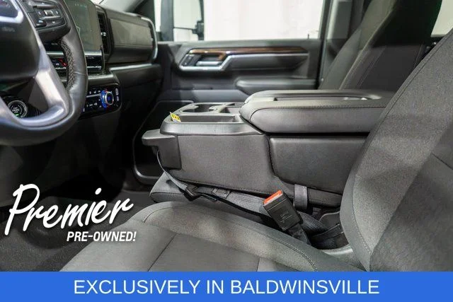 Used 2025 Silver GMC SLE image 17