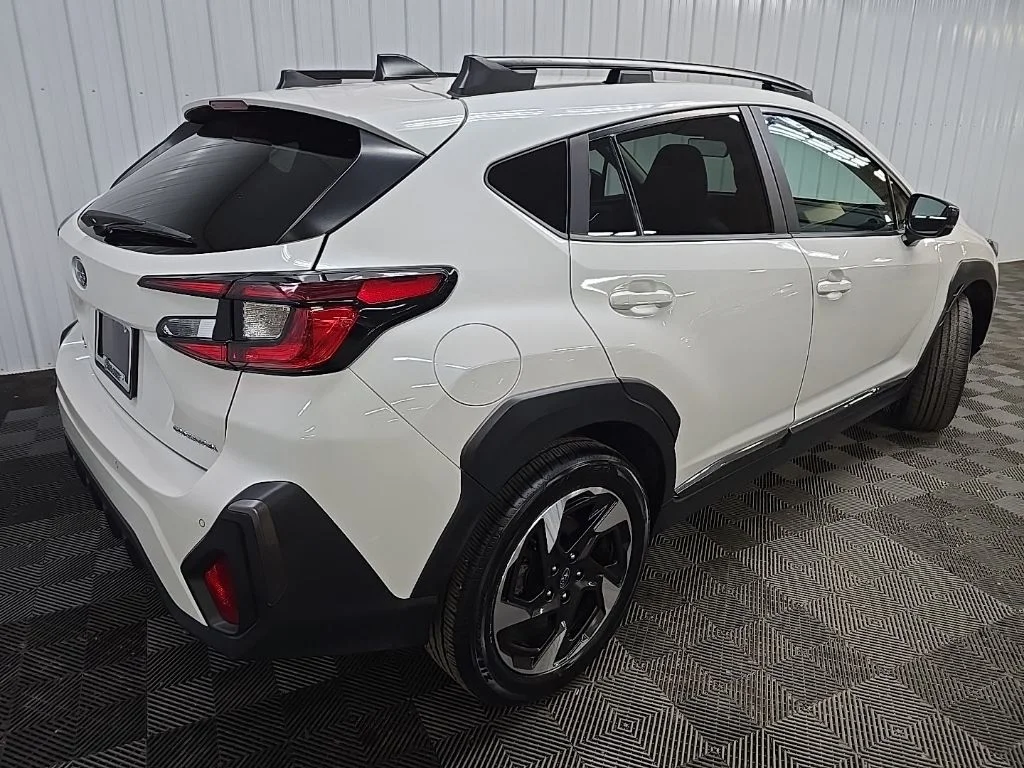 Used 2025 Crystal White Pearl Subaru Limited image 10