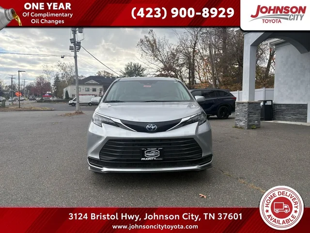 2024 Toyota Sienna LE