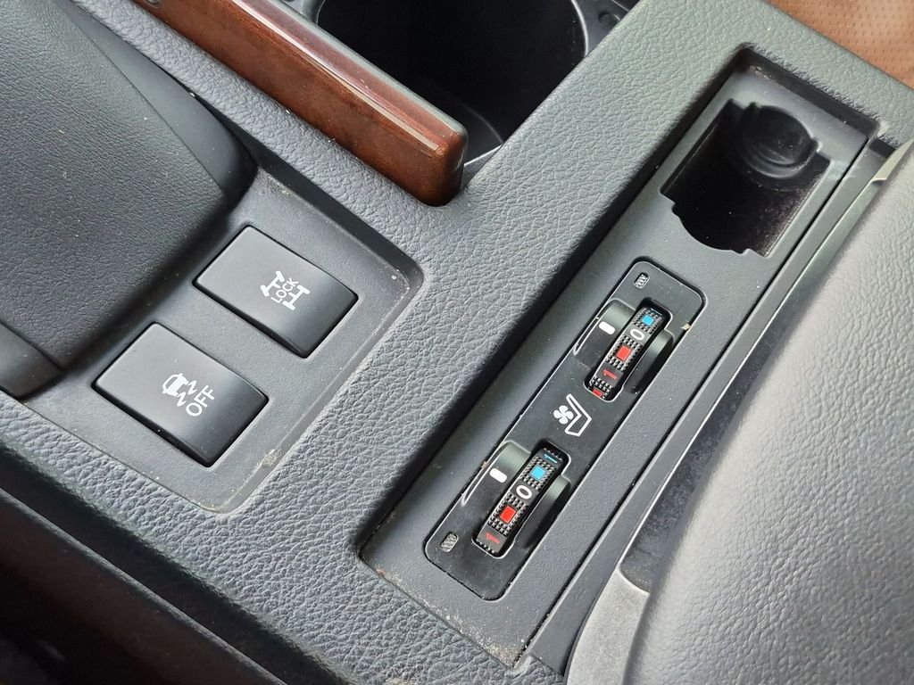 Used 2015 White Lexus 350 image 28