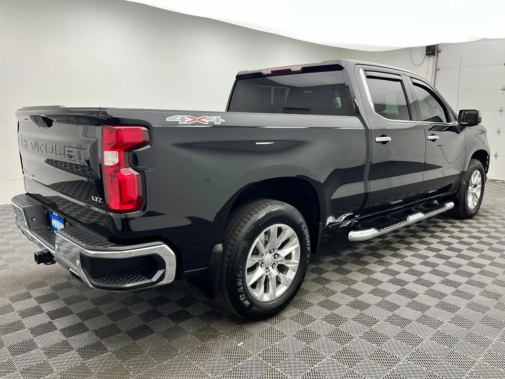 Used 2019 Black Chevrolet LTZ image 9