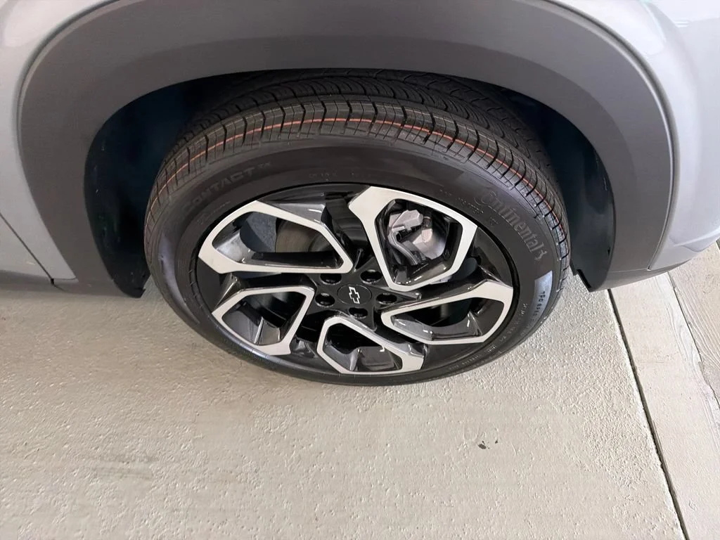 New 2026 Sterling Gray Metallic Chevrolet 2RS image 4