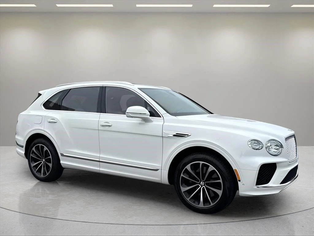 Used 2023 Glacier White Bentley V8 image 7