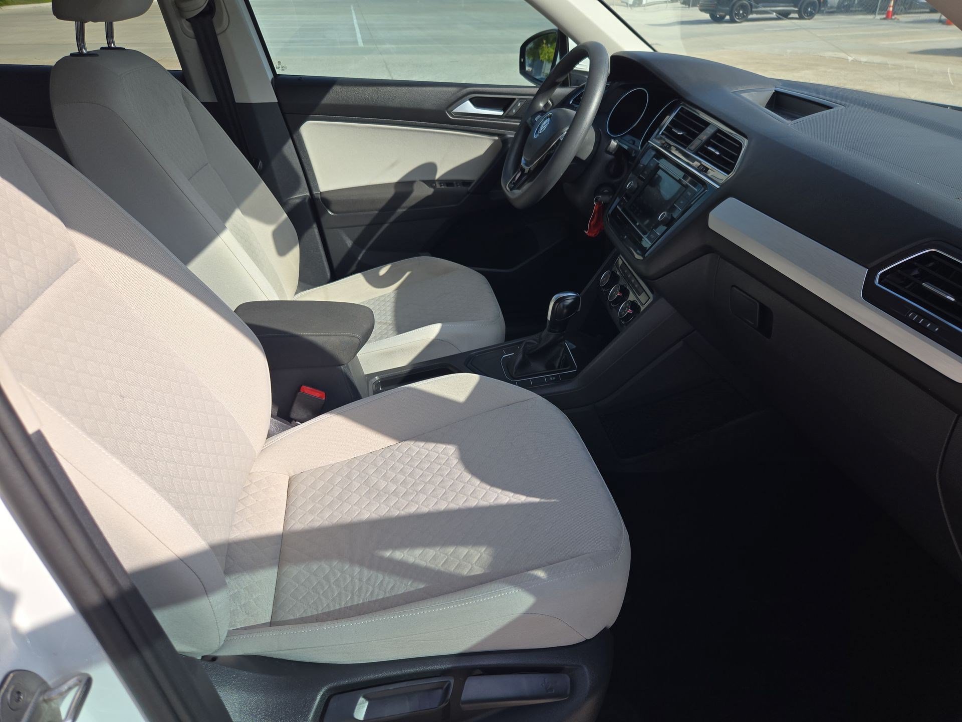 Used 2019 Pure White Volkswagen S image 28