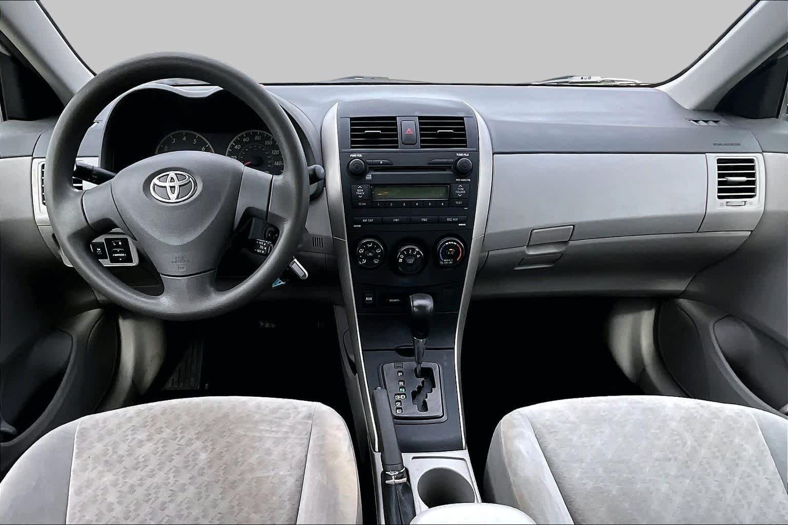 Used 2009 Classic Silver Metallic Toyota LE image 12