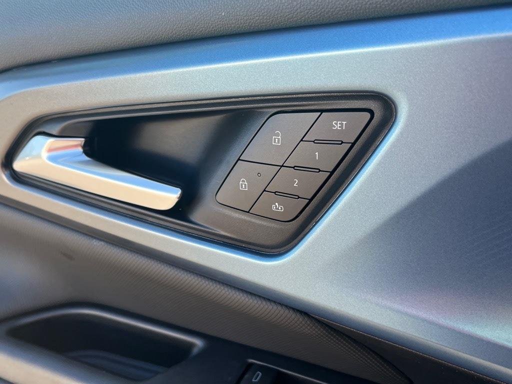 2025 Chevrolet Equinox EV 1LT - Photo 19
