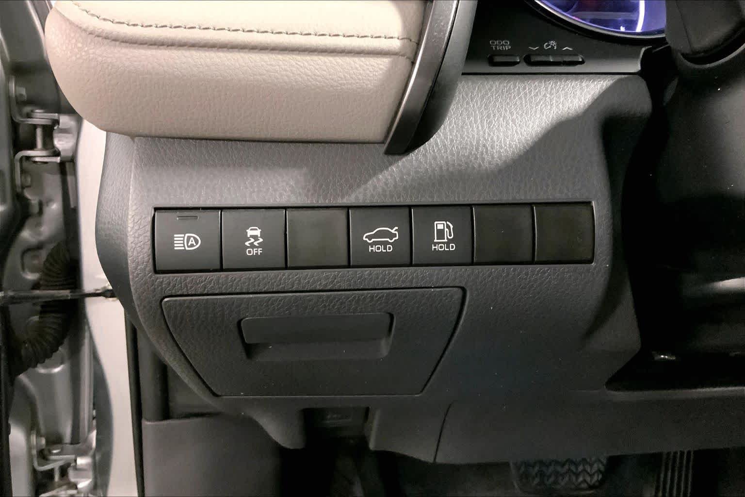 Certified Used 2020 Celestial Silver Metallic Toyota Hybrid XLE image 35