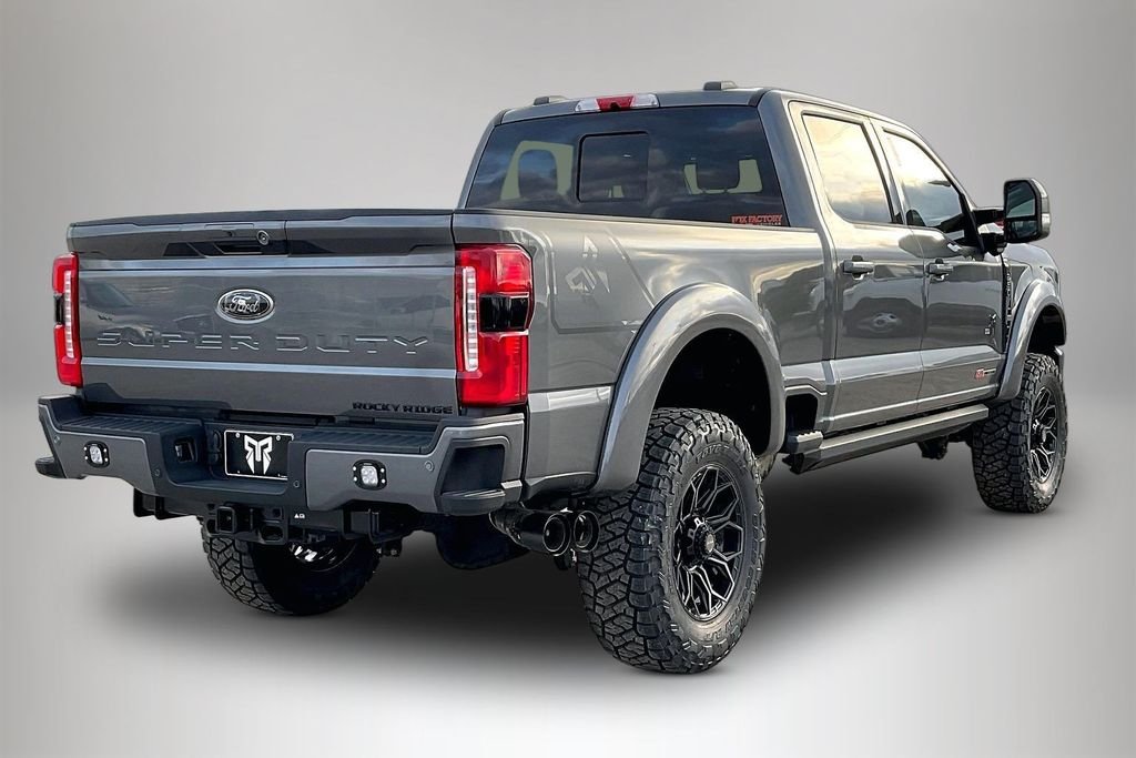 New 2026 Ford Super Duty F-250 Lariat 4D Crew Cab