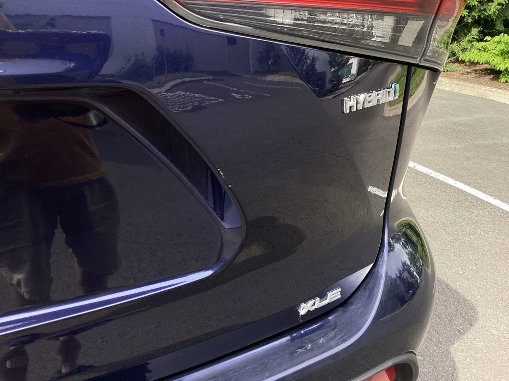 Used 2022  Toyota XLE image 17