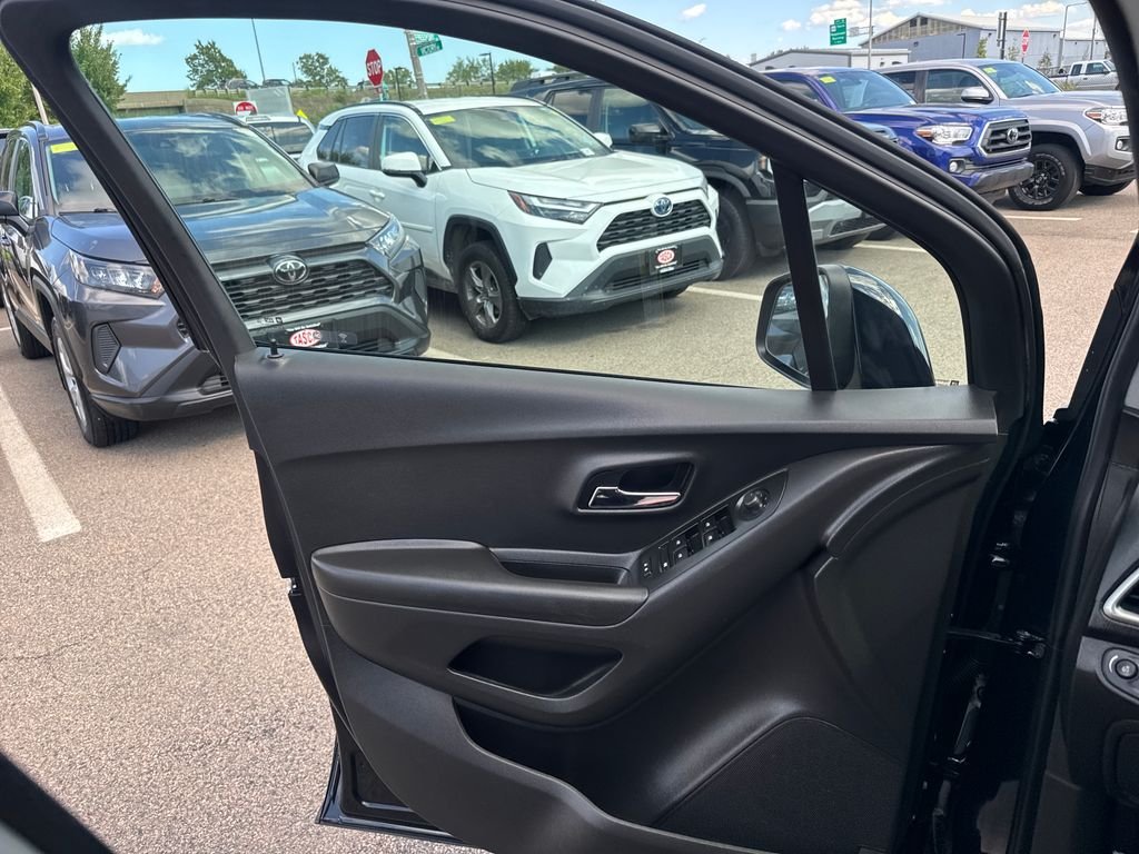 Used 2021 Blue Chevrolet LS image 30