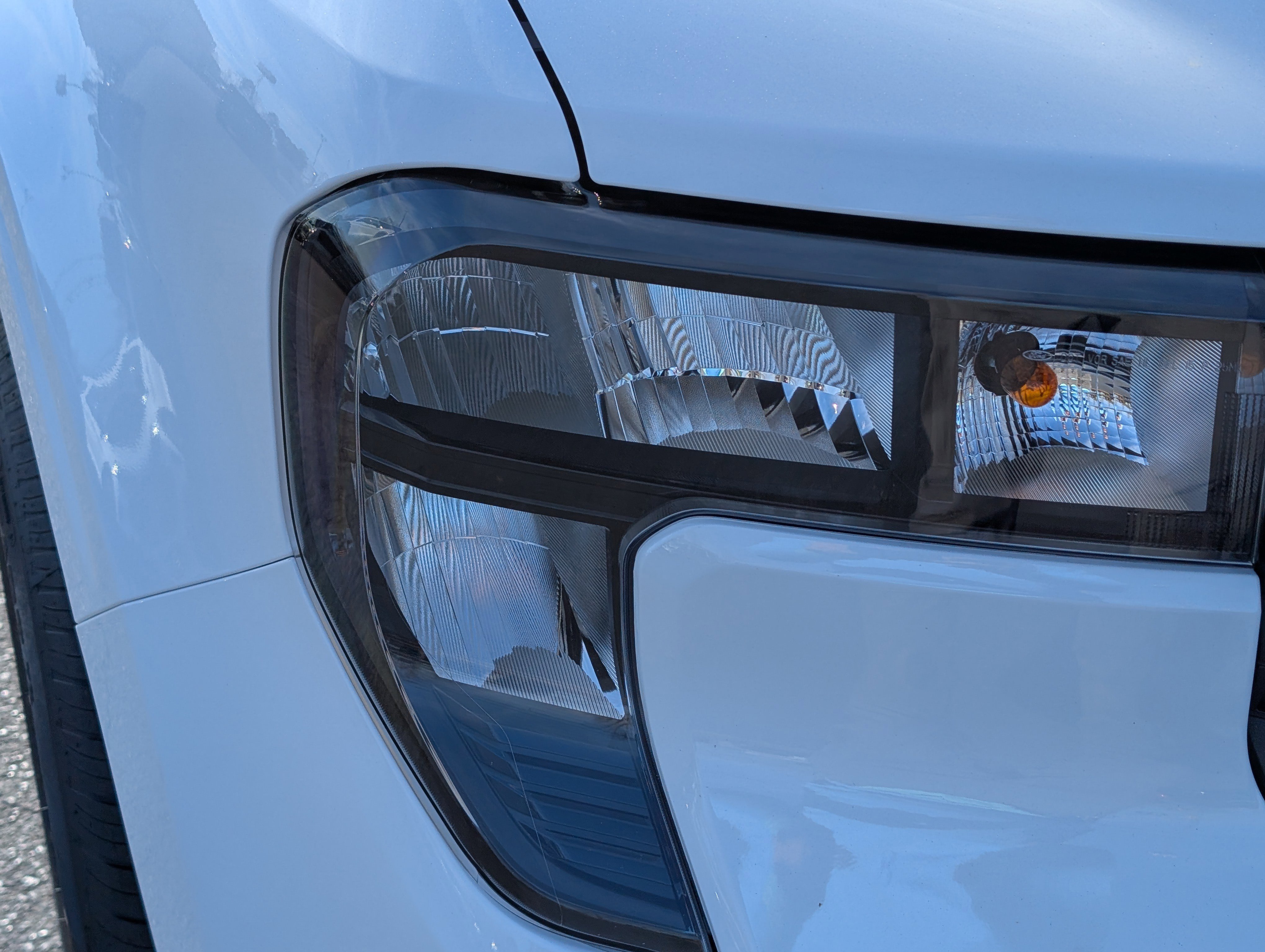 New 2026 Oxford White FORD XLT image 5