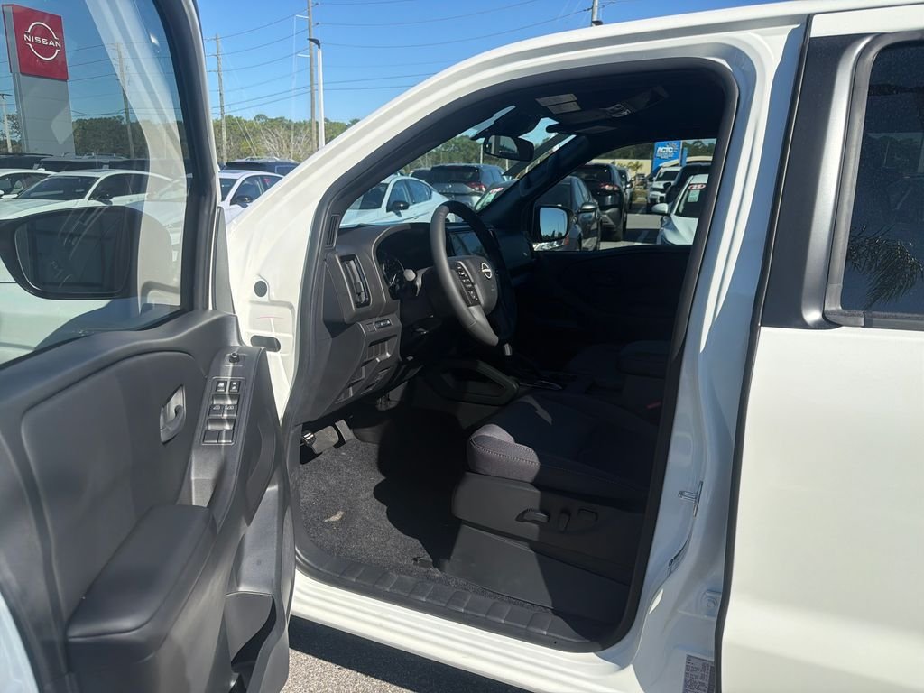 New 2026 Nissan Frontier SV 4D Crew Cab