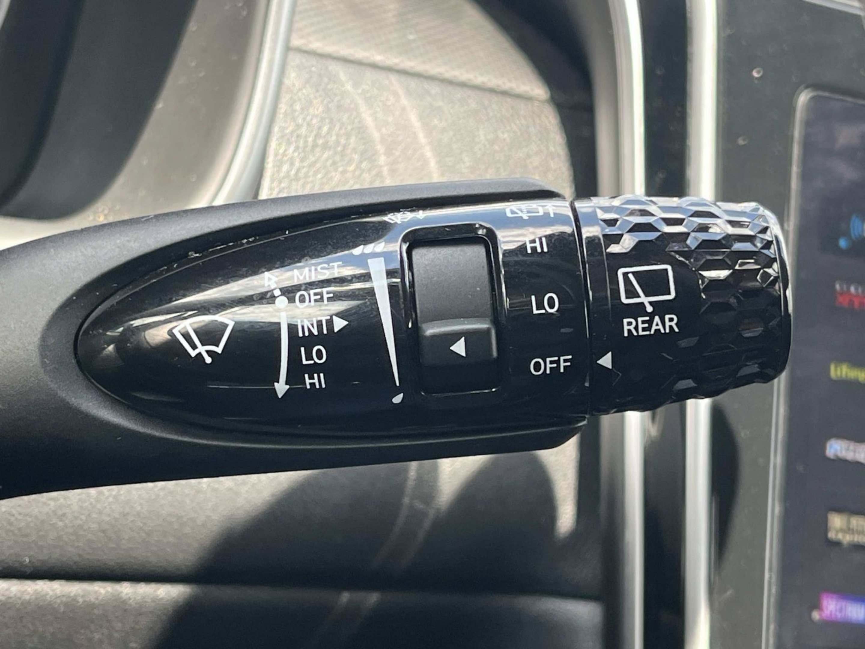 Used 2024 Shimmering Silver Hyundai Blue image 39
