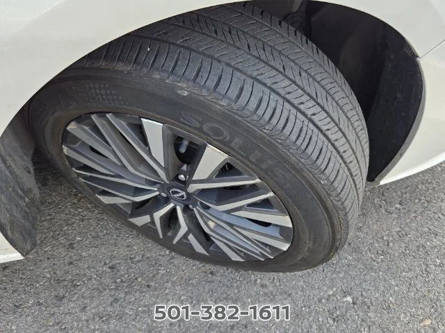 Used 2024 White Nissan 2.5 SV image 7
